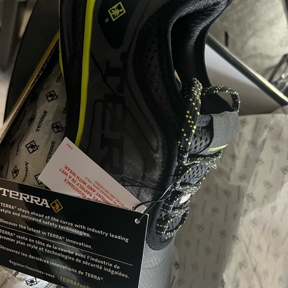 Brand new with tags. Terra safety shoe - Picture 5 of 5